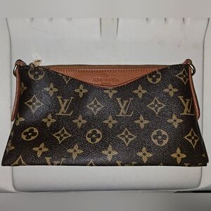 Louis Vuitton Monogram Clutch